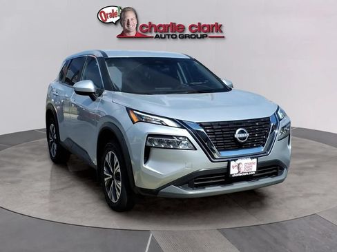 Used 2023 Nissan Rogue SV FWD image 8