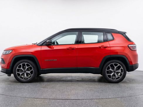 Used 2025 Jeep Compass Limited AWD/4WD image 5