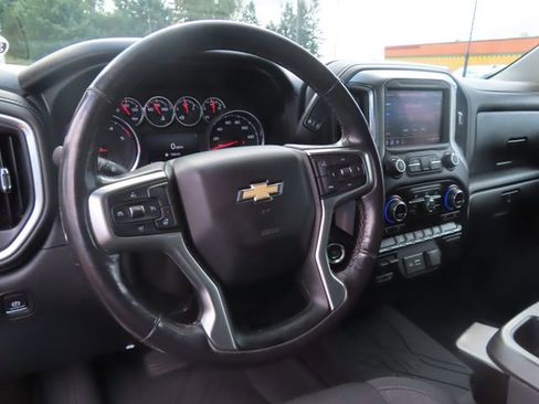 Used 2021 Chevrolet Silverado 2500 LT w/ Convenience Package image 16