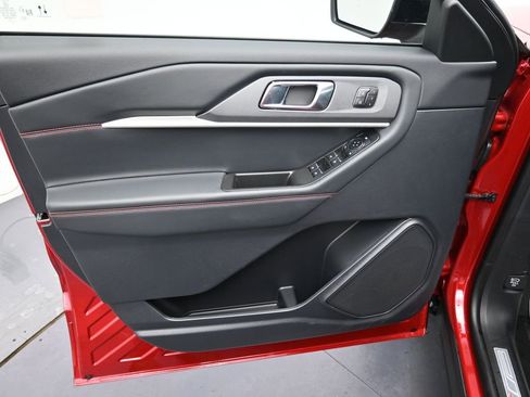 New 2026 Ford Explorer ST-Line w/ ST-Line Street Pack image 9