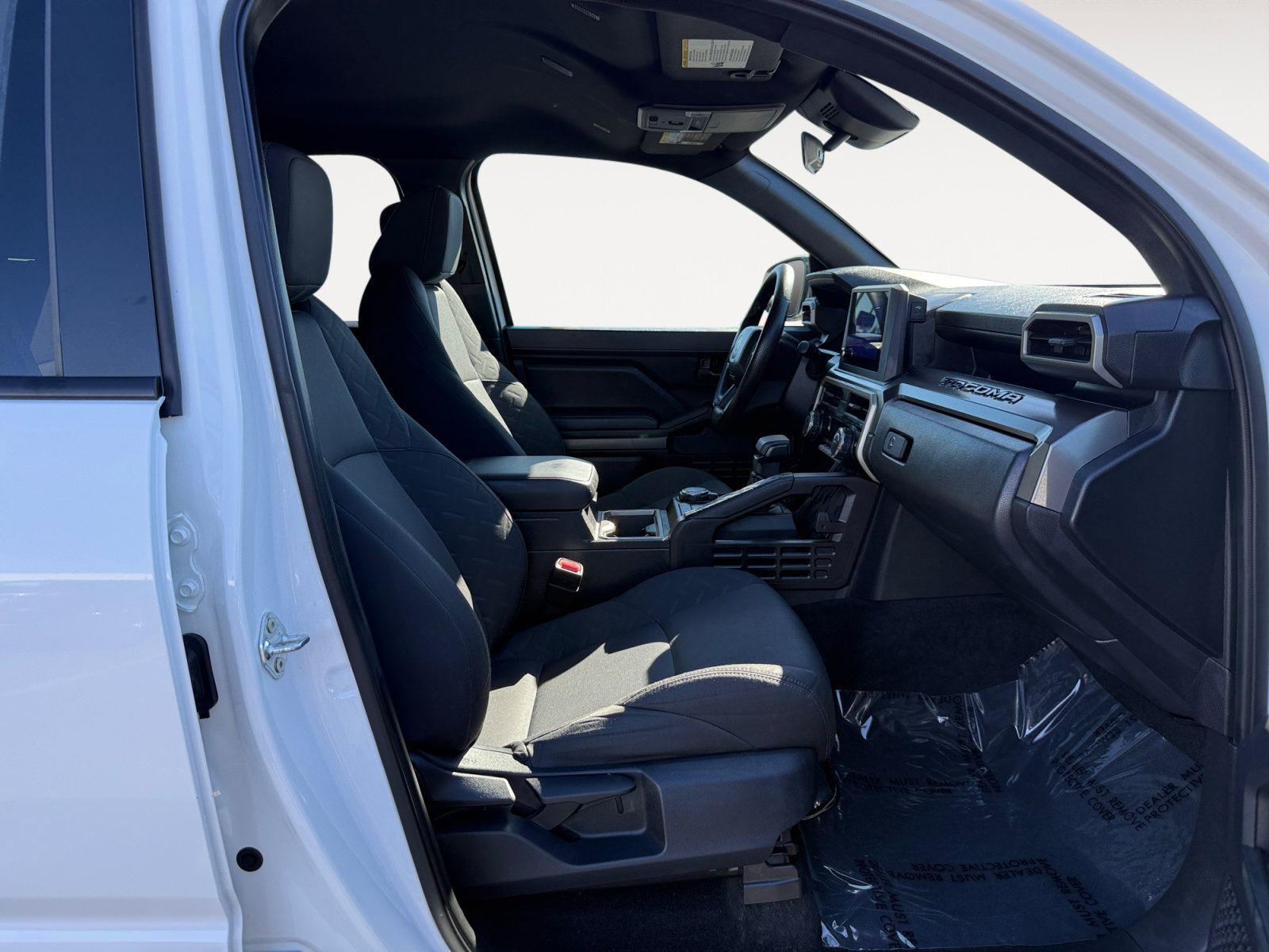 Used 2025 Toyota Tacoma SR5 AWD/4WD image 19