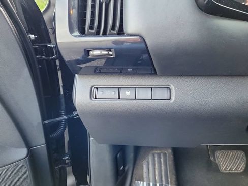 Used 2024 Nissan Pathfinder SV FWD image 22