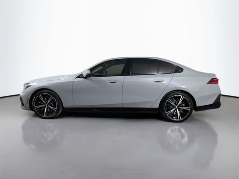 New 2027 BMW 530i RWD image 9