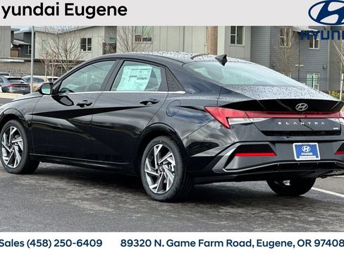 New 2025 Hyundai Elantra Limited image 7