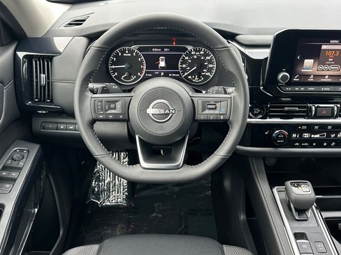 New 2025 Nissan Pathfinder SV w/ SV Premium Package image 17