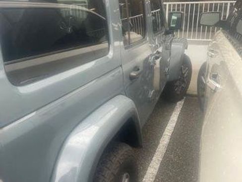 Used 2024 Jeep Wrangler Unlimited Sahara AWD/4WD image 2