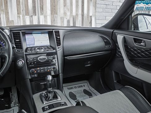 Used 2017 INFINITI QX70 AWD w/ Limited Package image 18