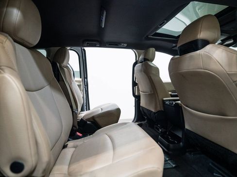 Used 2024 Toyota Sienna XLE image 35