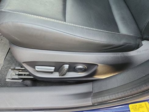 Certified 2025 Toyota Prius XLE FWD image 14