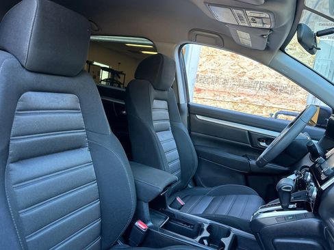 Used 2018 Honda CR-V LX image 30