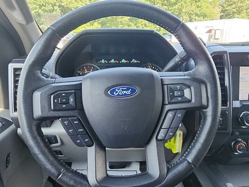 Used 2019 Ford F150 XLT w/ Equipment Group 302A Luxury AWD/4WD image 15
