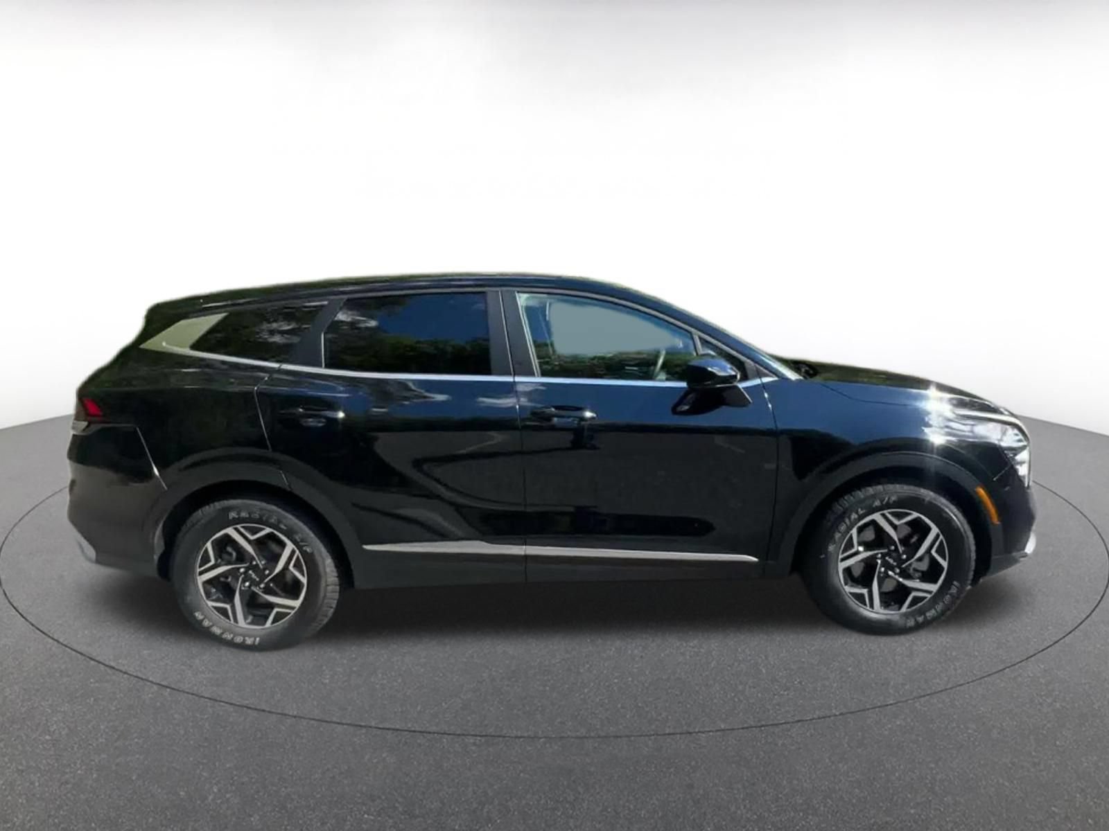 Used 2025 Kia Sportage LX FWD image 15