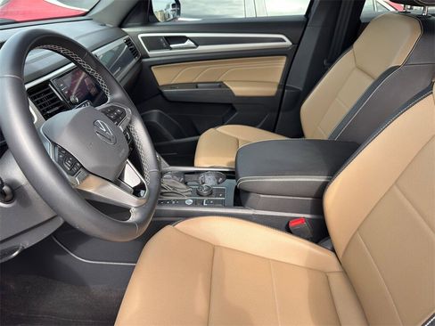 Used 2023 Volkswagen Atlas Cross Sport SE w/ Panoramic Sunroof Package image 11