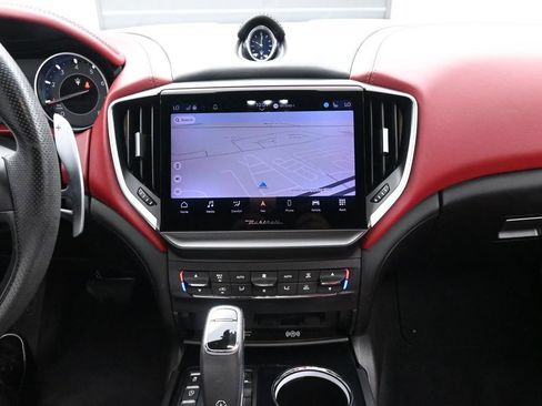 Used 2022 Maserati Ghibli Modena RWD image 48