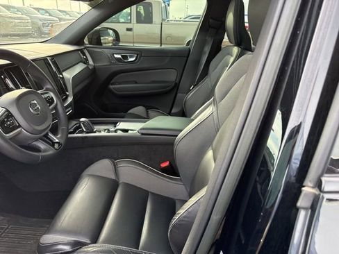 Used 2022 Volvo XC60 B5 R-Design w/ Advanced Package AWD/4WD image 3