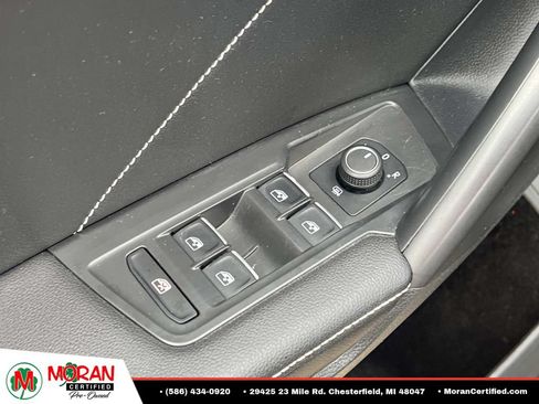 Used 2022 Volkswagen Tiguan SE w/ Panoramic Sunroof Package AWD/4WD image 18