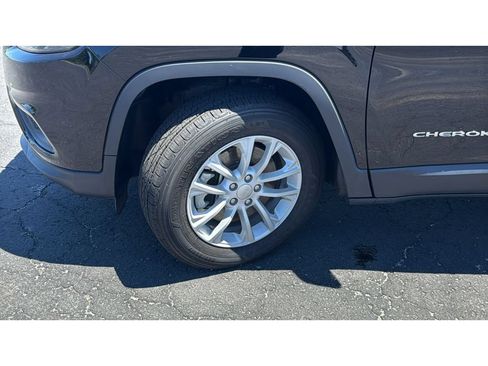Used 2022 Jeep Cherokee Latitude Lux AWD/4WD image 12