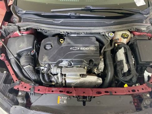 Used 2018 Chevrolet Cruze LT w/ Convenience Package image 16