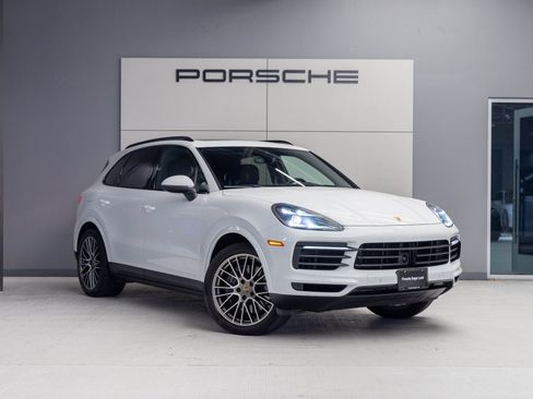 Used 2022 Porsche Cayenne Platinum Edition image 9