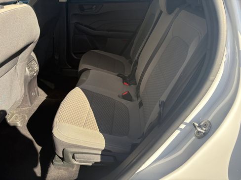 Used 2022 Ford Escape SE image 7