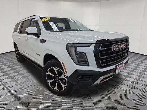Used 2025 GMC Yukon XL AT4 w/ AT4 Premium Package AWD/4WD image 3