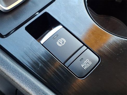 Certified 2022 Nissan Rogue SV w/ SV Premium Package image 17