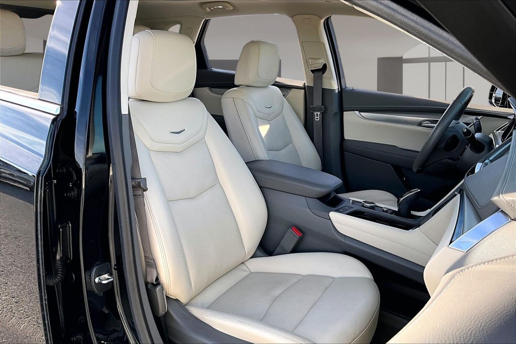 Used 2022 Cadillac XT5 Premium Luxury FWD image 7