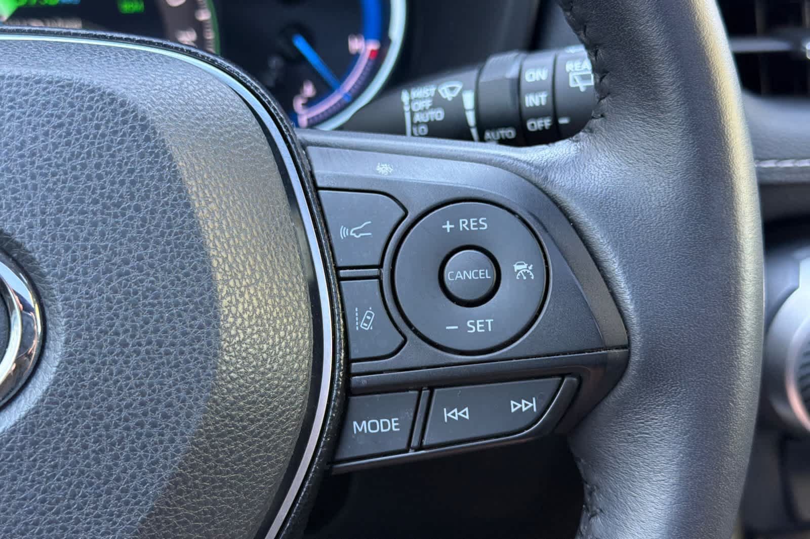 Used 2021 Toyota RAV4 Limited AWD/4WD image 28