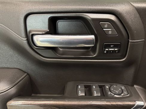 Used 2020 Chevrolet Silverado 1500 LTZ image 15