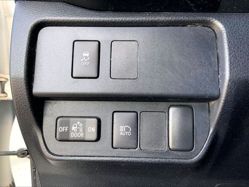 Used 2023 Toyota Tacoma SR AWD/4WD image 33