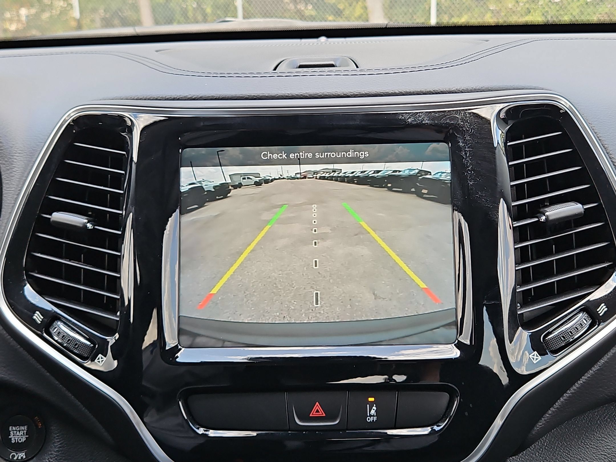 Used 2022 Jeep Cherokee Limited AWD/4WD image 18