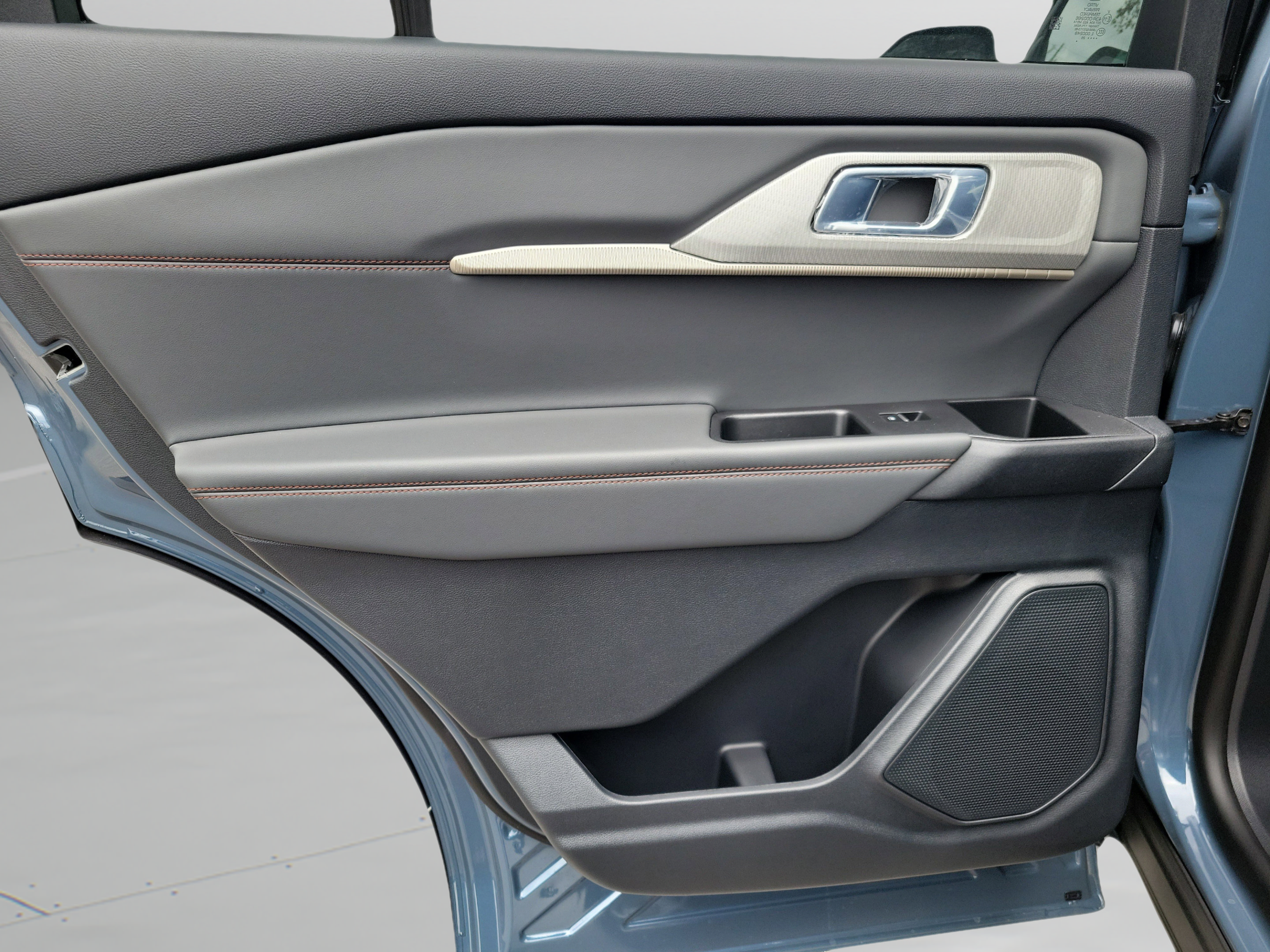 New 2026 Ford Explorer Active RWD image 7