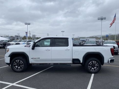 Used 2023 GMC Sierra 2500 AT4 image 2