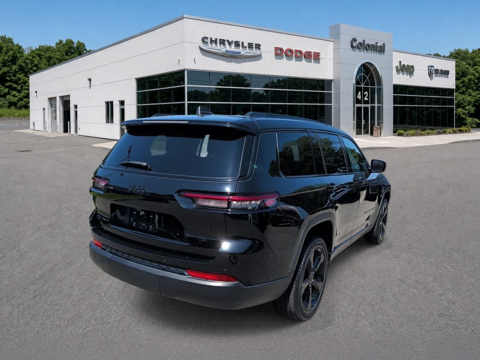 Used 2023 Jeep Grand Cherokee L Laredo AWD/4WD image 6