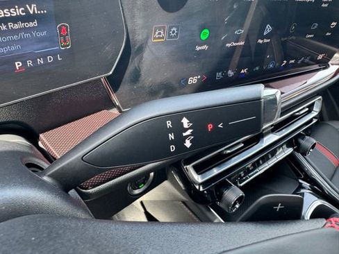 Used 2025 Chevrolet Traverse RS w/ LPO, Floor Liner Package AWD/4WD image 32