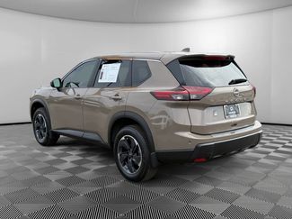 Used 2025 Nissan Rogue SV FWD video 3