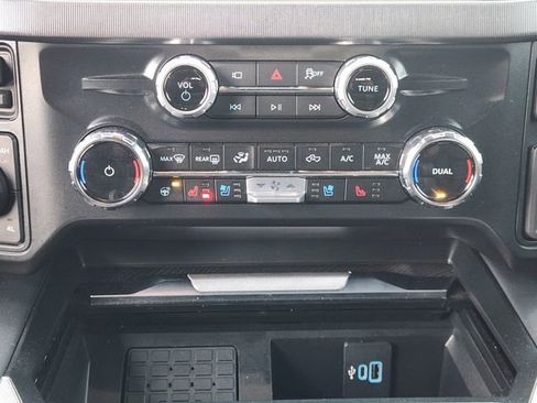 Used 2025 Ford F250 Platinum w/ FX4 Off-Road Package image 17