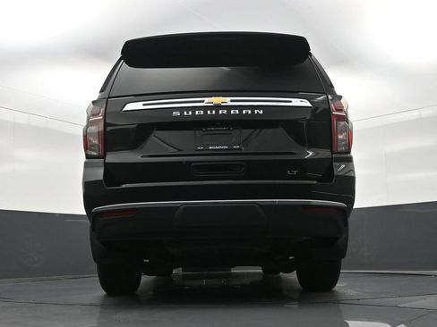 Used 2022 Chevrolet Suburban LT w/ Luxury Package RWD image 26