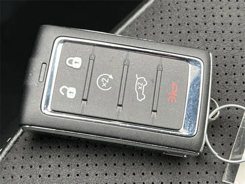 New 2025 Jeep Grand Cherokee Altitude image 30