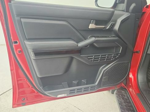 Used 2025 Toyota 4Runner Limited RWD image 25