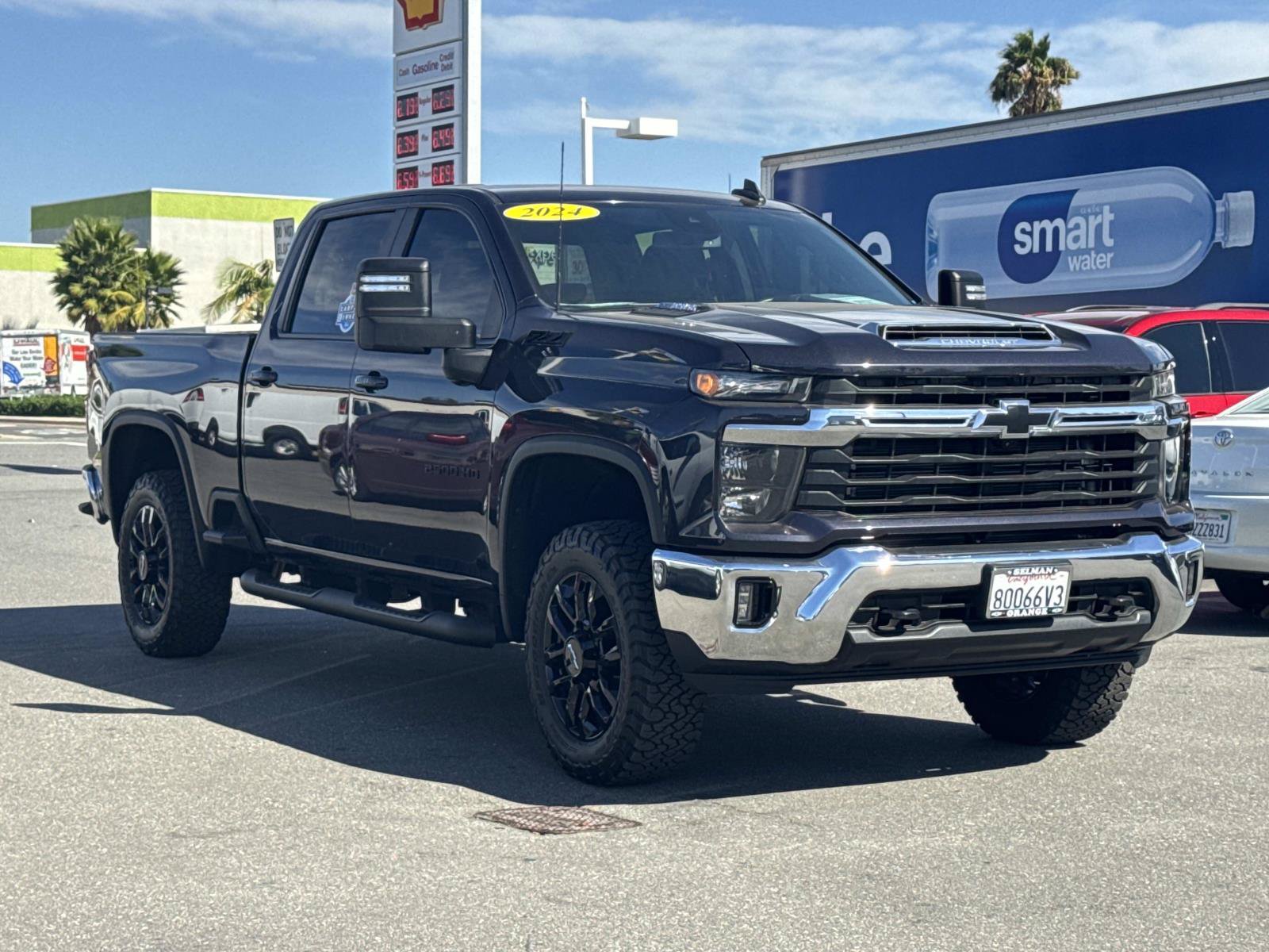 Used 2024 Chevrolet Silverado 2500 LT w/ All Star Edition AWD/4WD image 3
