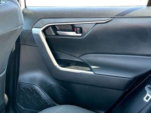 Certified 2025 Toyota RAV4 XLE FWD image 20