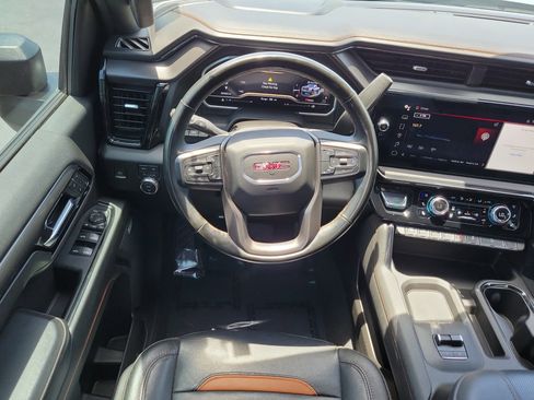 Used 2024 GMC Sierra 2500 AT4 w/ AT4 Premium Plus Package AWD/4WD image 17