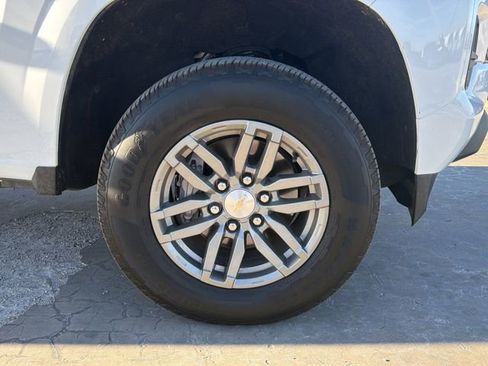 Used 2024 Chevrolet Colorado LT w/ LT Convenience Package image 9