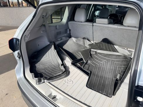 Used 2019 Toyota Highlander XLE image 21