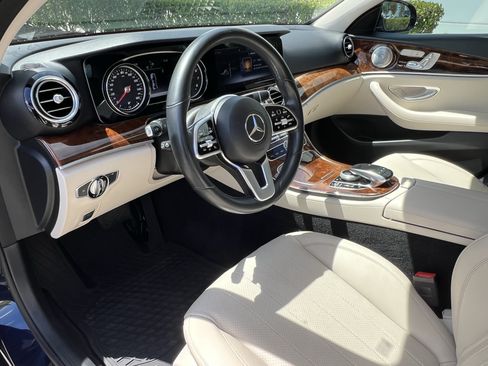 Used 2019 Mercedes-Benz E 300 4MATIC image 17