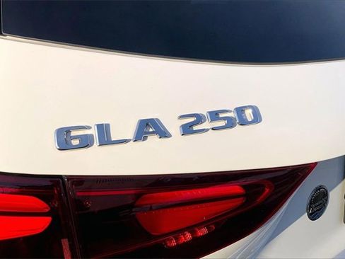 Used 2025 Mercedes-Benz GLA 250 4MATIC image 8