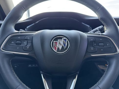 Used 2023 Buick Envision Avenir image 25
