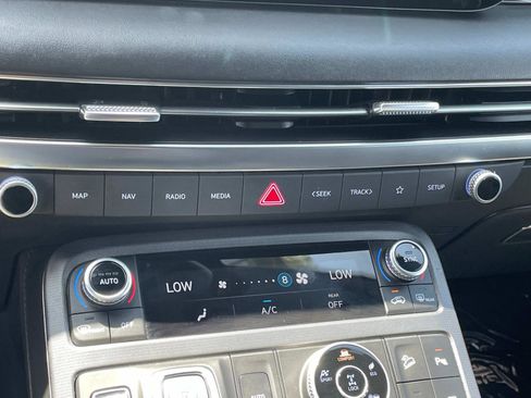 Used 2024 Hyundai Palisade Calligraphy image 15