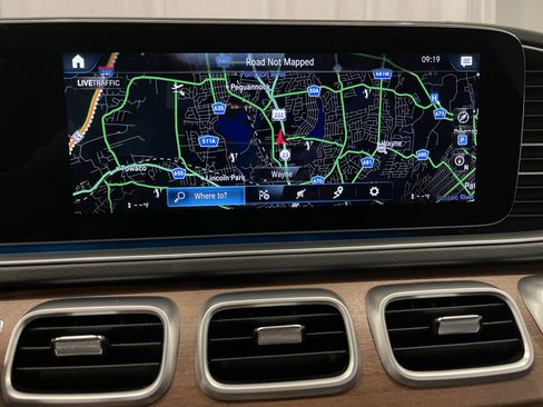 Used 2022 Mercedes-Benz GLS 450 4MATIC image 23